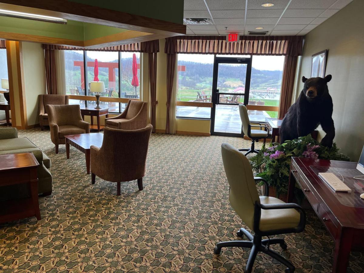 Days Inn & Suites By Wyndham Sutton Flatwoods Luaran gambar