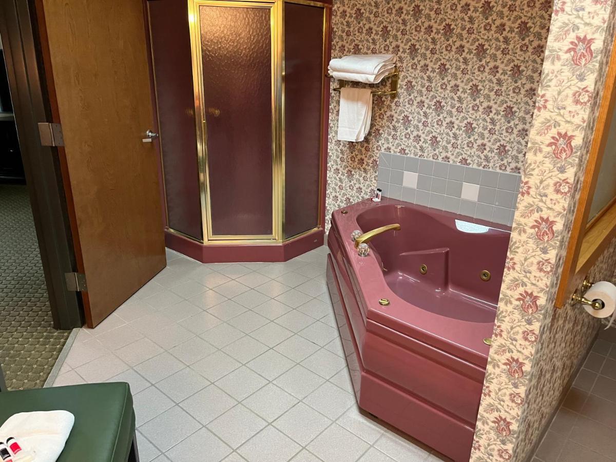 Days Inn & Suites By Wyndham Sutton Flatwoods Luaran gambar