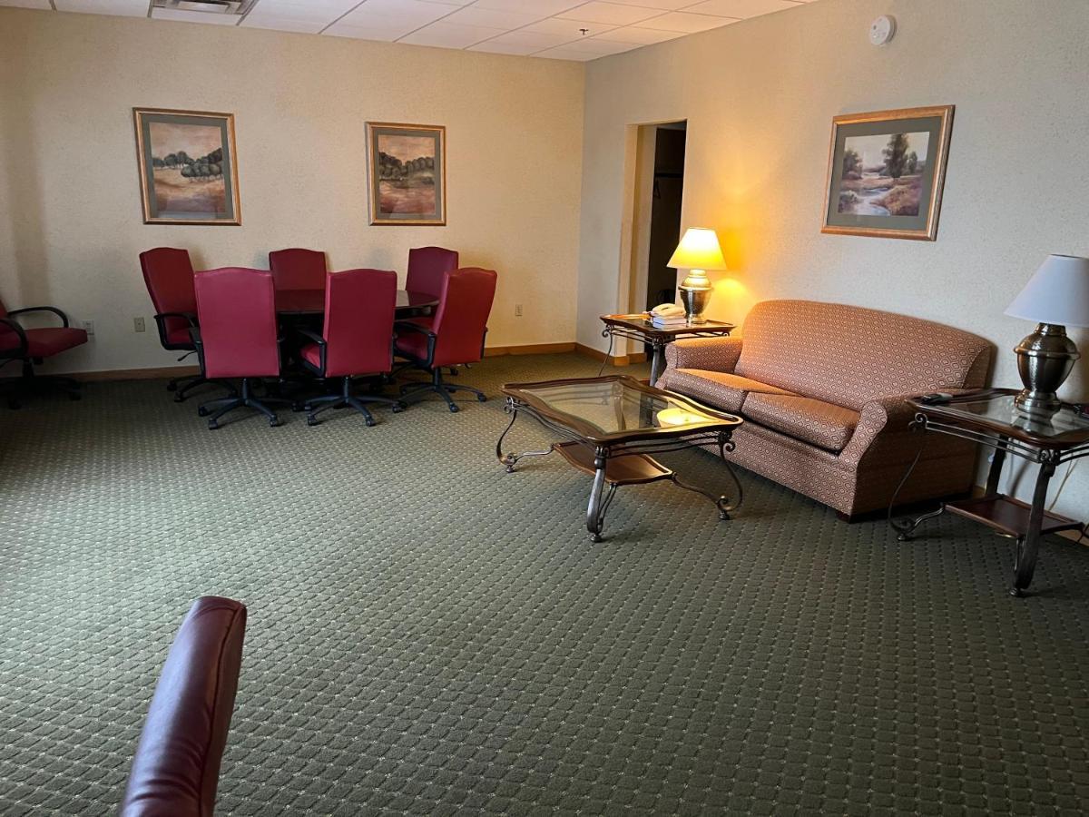 Days Inn & Suites By Wyndham Sutton Flatwoods Luaran gambar