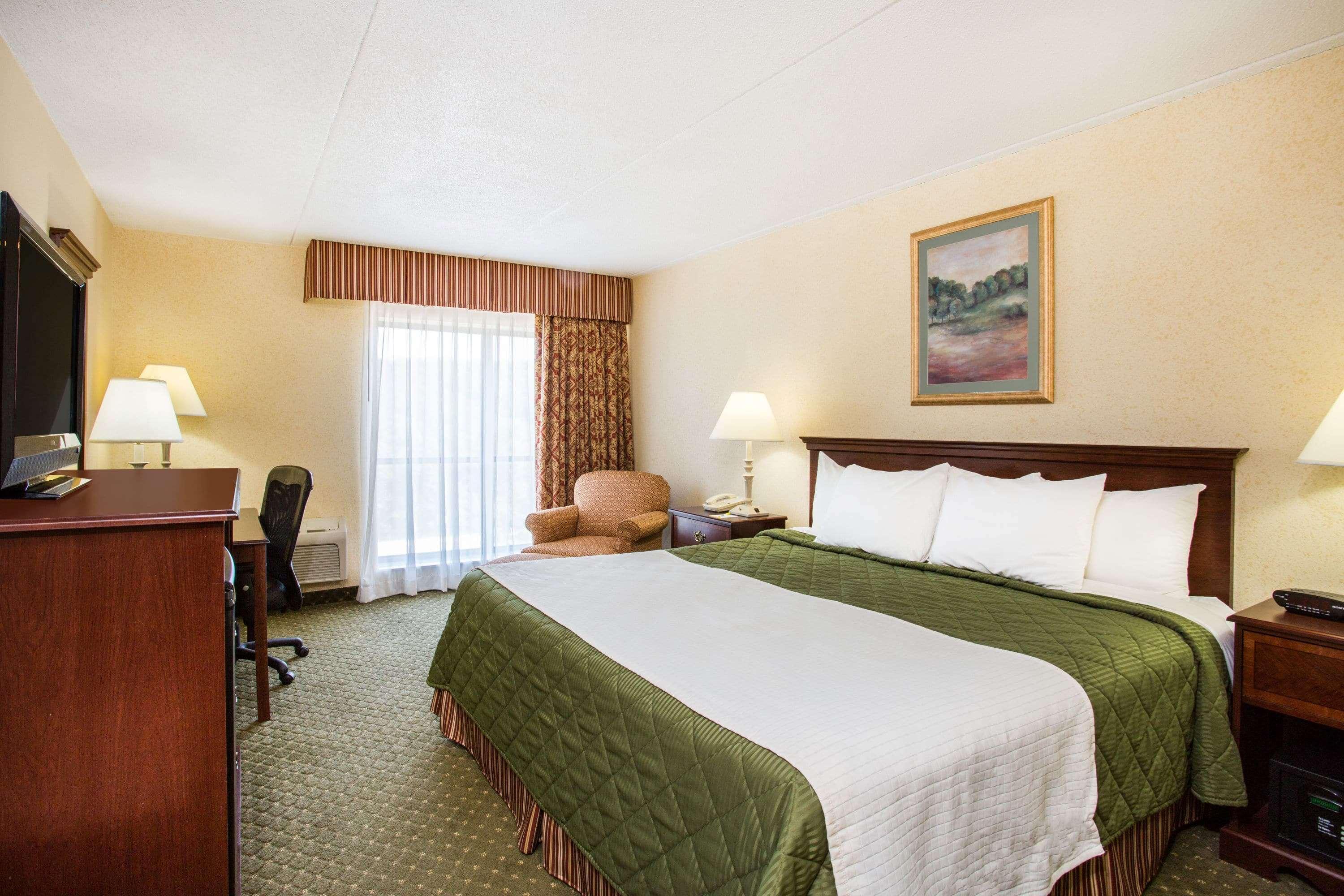 Days Inn & Suites By Wyndham Sutton Flatwoods Luaran gambar