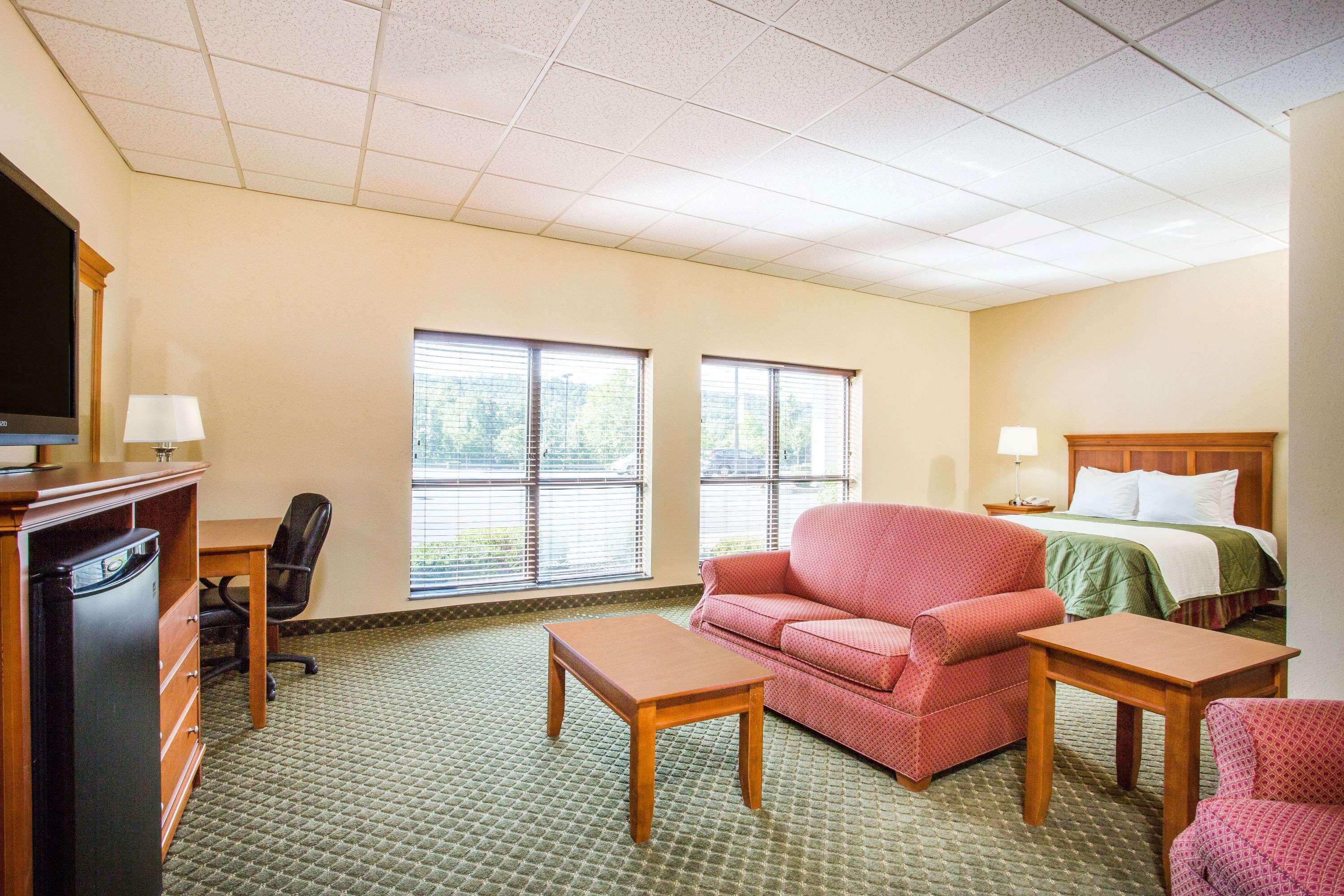 Days Inn & Suites By Wyndham Sutton Flatwoods Luaran gambar