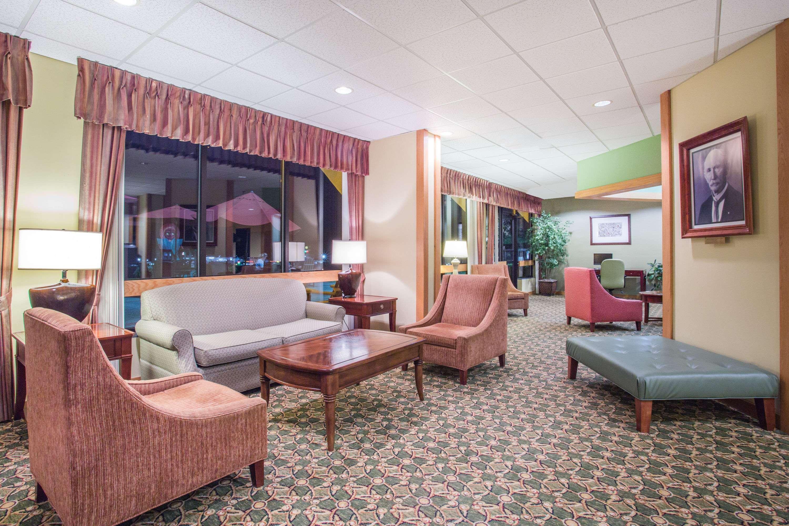 Days Inn & Suites By Wyndham Sutton Flatwoods Luaran gambar