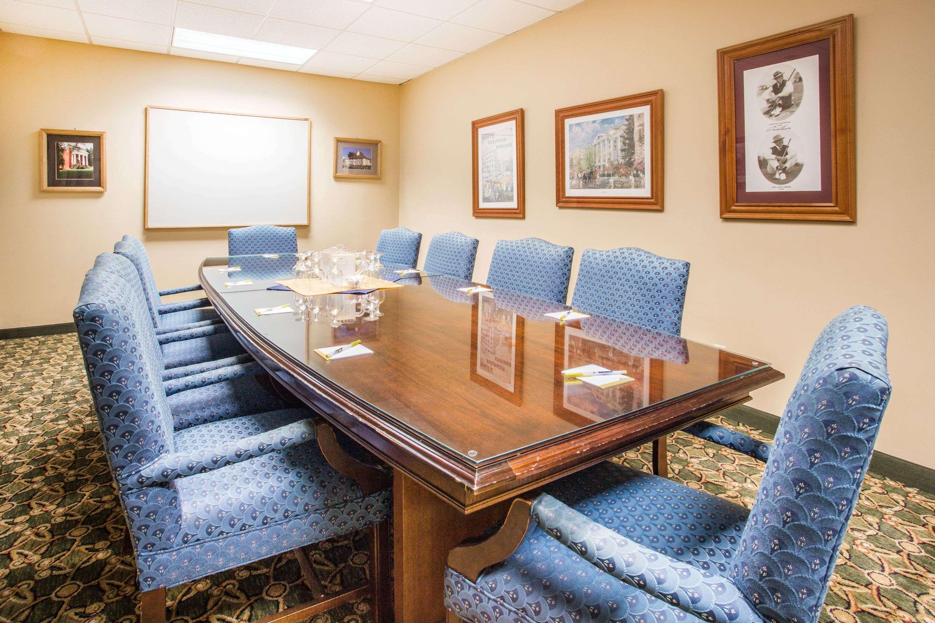 Days Inn & Suites By Wyndham Sutton Flatwoods Luaran gambar