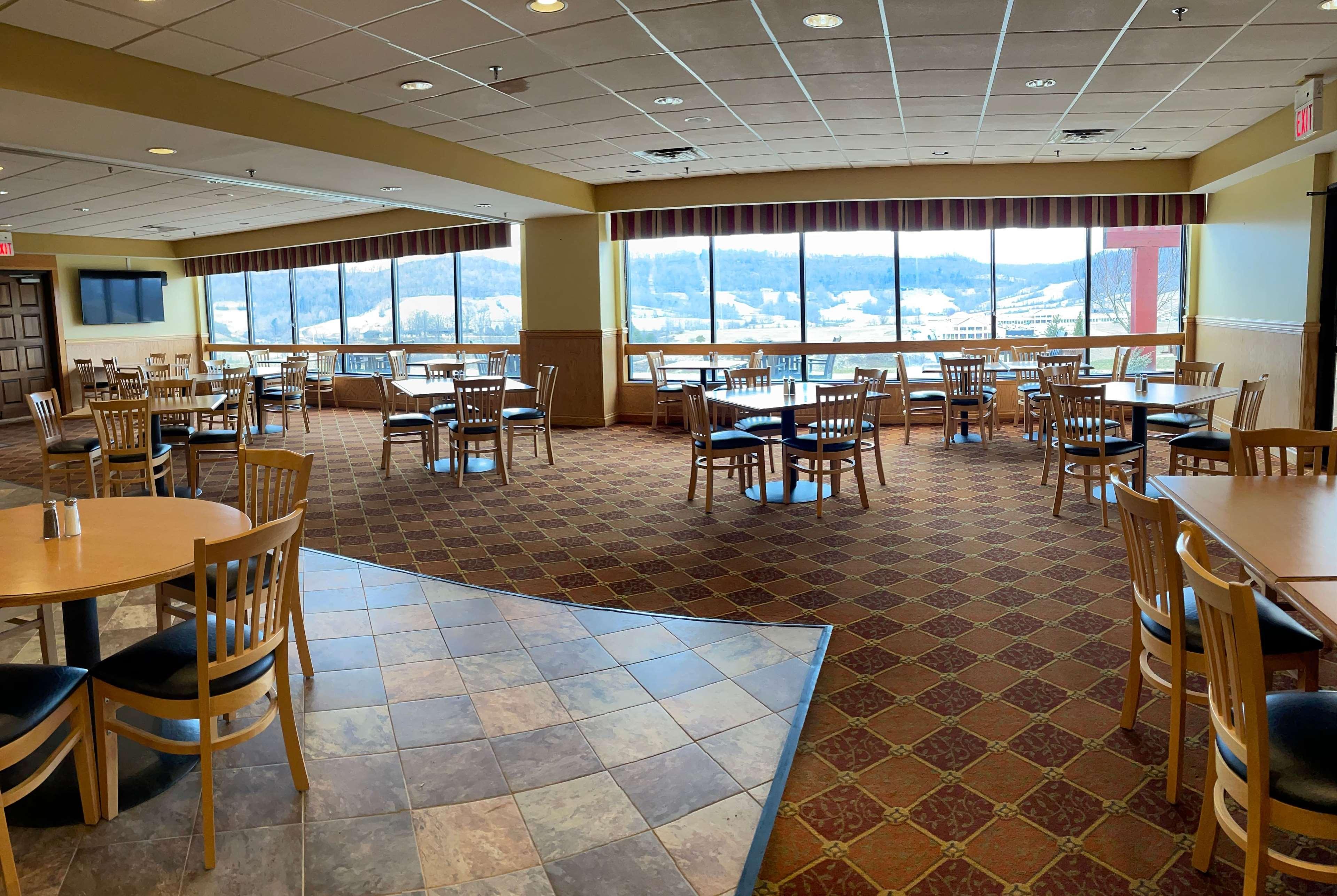 Days Inn & Suites By Wyndham Sutton Flatwoods Luaran gambar